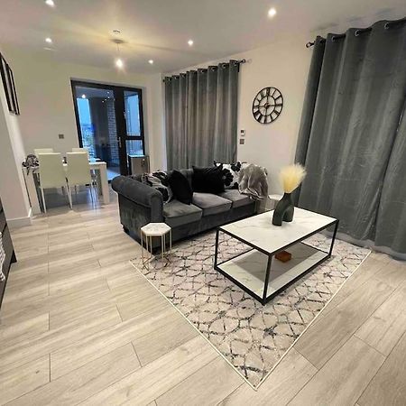 Stylish And Cosy 2 Bedroom Flat In Croydon Exterior foto