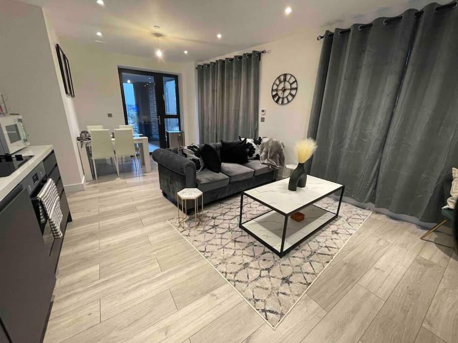 Stylish And Cosy 2 Bedroom Flat In Croydon Exterior foto