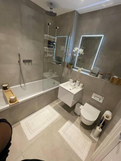 Stylish And Cosy 2 Bedroom Flat In Croydon Exterior foto